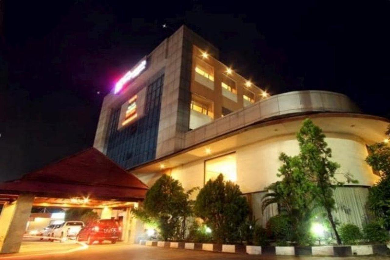 Hotel Banjarmasin Internasional Extérieur photo