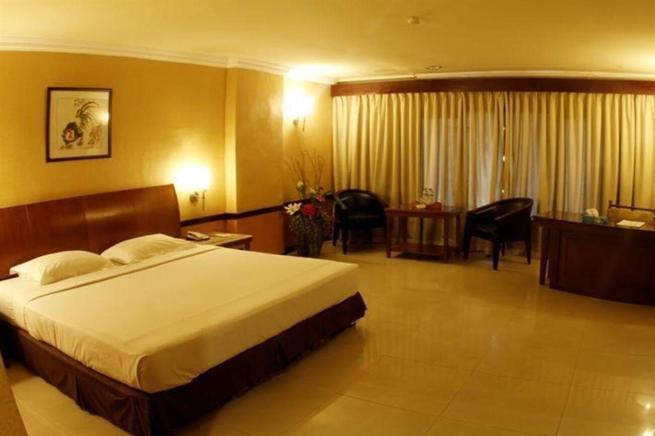 Hotel Banjarmasin Internasional Extérieur photo