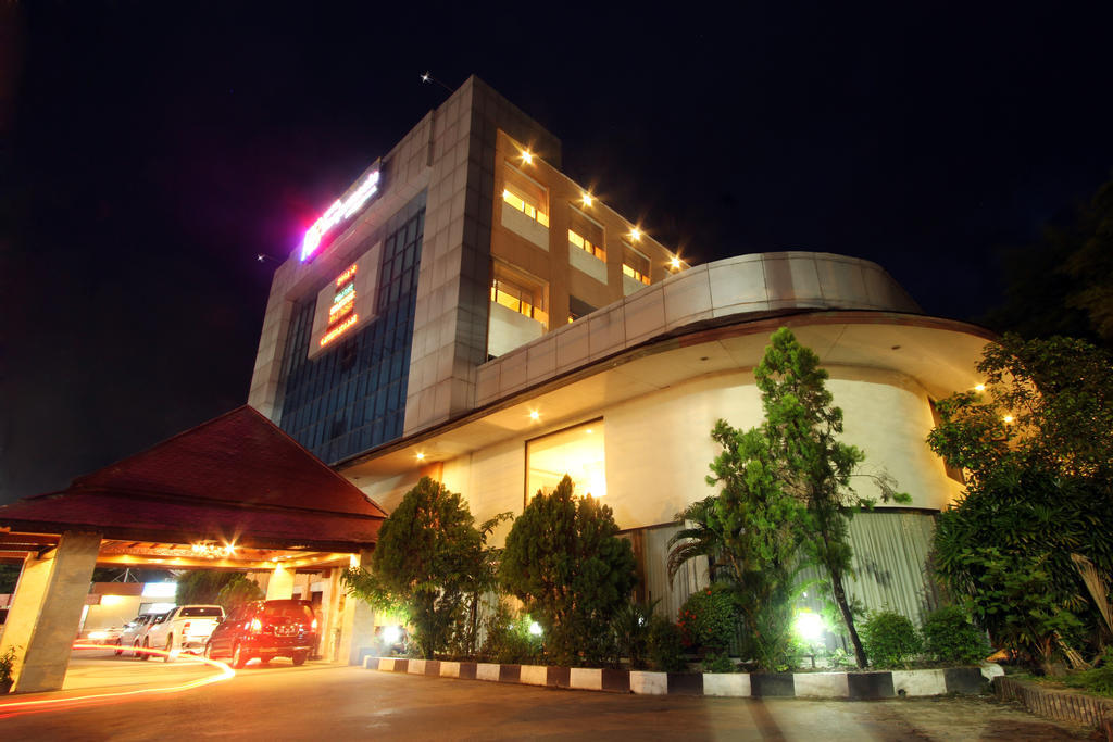 Hotel Banjarmasin Internasional Extérieur photo